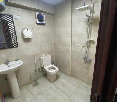 Al Duqqi Apartment | Elegant House