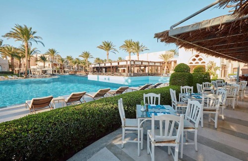 Makadi Bay Hotel | Enjoy Direct Beach Access at Luxurious Seaside Room with Outdoor Pools