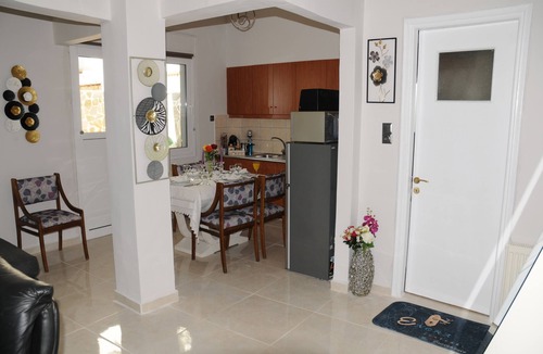 Loutraki Apartment | Enora Loutraki! Stylish 2BR Retreat with private Garden near the Sea.