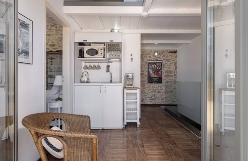 Pyrgos Psilonerou Villa | Entire Residence with a Private Pool
