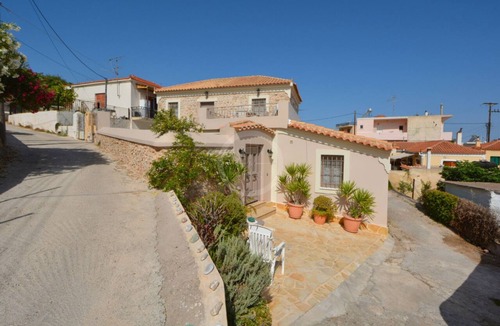 Kranidi Apartment | Estia Stone-Built Cottage, the perfect family getaway