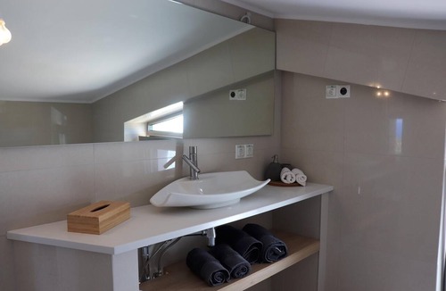 Pylos-Nestoras Apartment | Exclusively furnished vacation apartment with a sweeping view of the sea, Wi-Fi, Messenia, Pelo