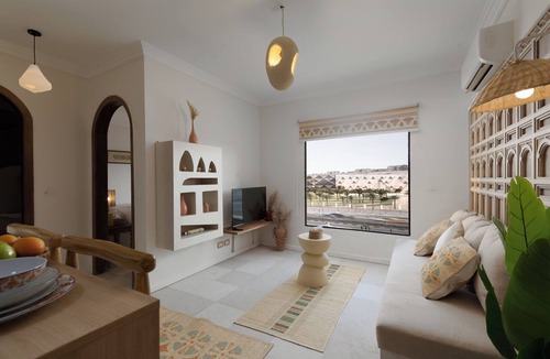 Al Haram Apartment | "Grand Museum view: Earthy historic1-bedroom apartment in Giza with AC, WiFi