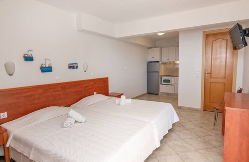 Agios Ioannis House | Holiday Home 'Anemologio 202 Studio Tinos' with Sea View, Wi-Fi and Air Conditioning