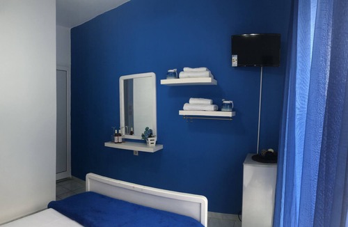 Pirgadikia House | Hotel in the heart of pirgadikias Center&Port!
