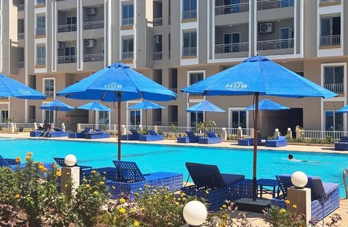 Al Mamsha El Seyahi Apartment | Hurghada Hub 2BR Pool View Apartment with Aqua Park Access