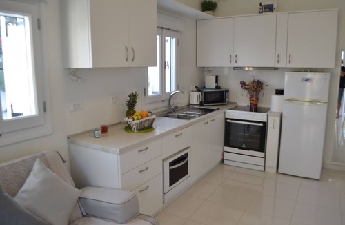 Messaria Villa | JB VILLA ,Stunning Santorini Escape w/heated jacuzzi and enclosed garden.