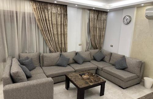 Al Rehab Apartment | Le Royal Residence 4