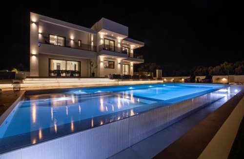 Kirianna Villa | LeEva Oasis Villa