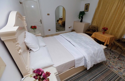 Al Haram Apartment | Lovely 2BR Apartment with Giza Pyramids View