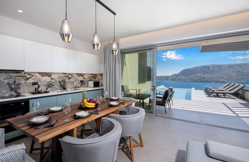 Pitharion Villa | Luxury villa with kingsize beds and breathtaking sea view (El paradiso villa)