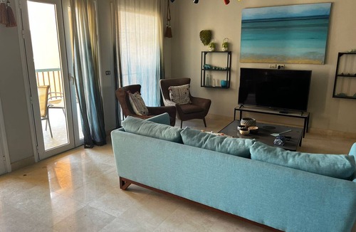 El Gouna Apartment | Modern Apartment with Marina View