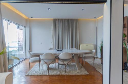 Oula Apartment | Modern Nile View Retreat in the Heart of Cairo