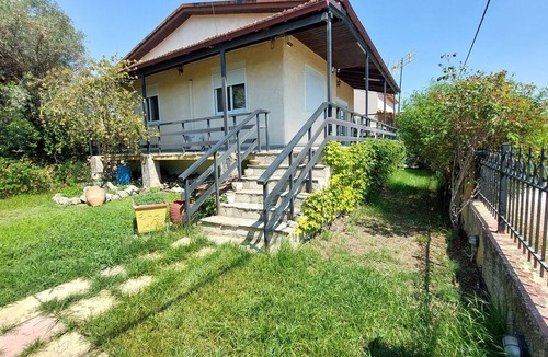 Dilesi House | Nadina's House. Family-sized with garden, close to the beach, 45' from Athens!