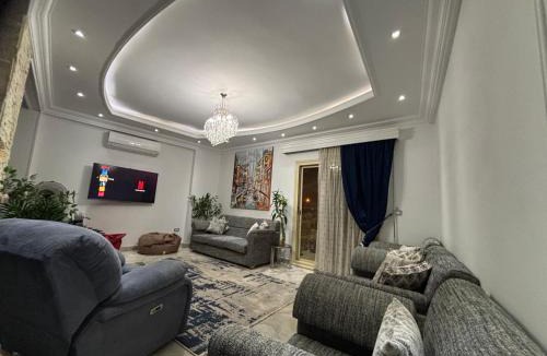 New Cairo Apartment | New Cairo Shared Apartment with the landlord close to airport garden view for males only or married couple because of the Egyptian Culture
