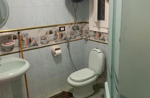 Ar-Raml 1 House | Nice Modern airconditioned flat in a luxurious building, Flat screen TVs, Free Wi-Fi, balcony in the heart of Alexandria
