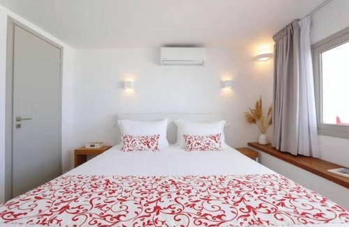 Agios Stefanos Apartment | O Lofos FAROS - Suite with amazing view