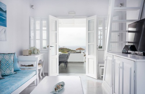 Oia Villa | OIASUNSETVILLAS-villaDIAMOND - Private Pool & Private Outdoor Heated HotTub/Spa