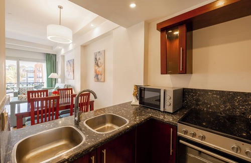 Red Sea Coast Resort | Oyster Bay Beach Suites - Beachfront Family Suite