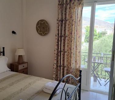 Galaxidi Apartment | Penny's Beach Cottage