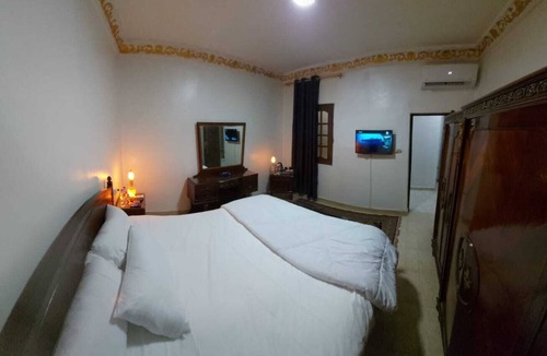 Giza Bed & Breakfast | Phoenix pyramids view