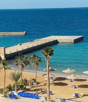 Al Ahyaa Ski Chalet | Pool & Sea View Chalet at Juliana Beach Resort Hurghada