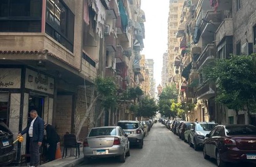 Sidi Jabir Apartment | Regal and Spacious Retreat with Crystal Chandeliers