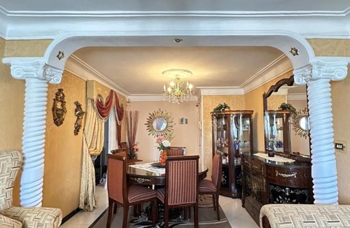 Sidi Jabir Apartment | Regal and Spacious Retreat with Crystal Chandeliers