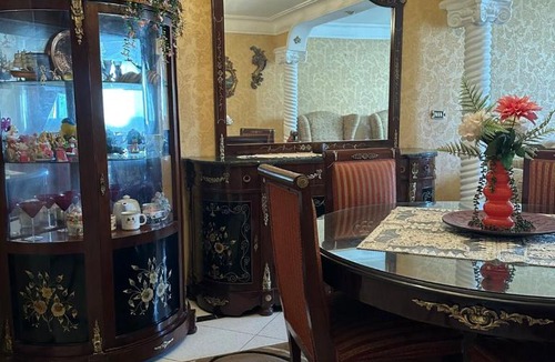 Sidi Jabir Apartment | Regal and Spacious Retreat with Crystal Chandeliers