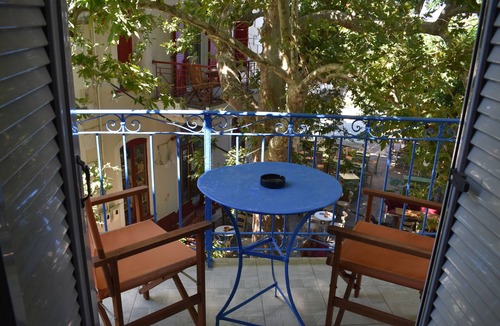Raches House | Renovated traditional house in the center of the square!