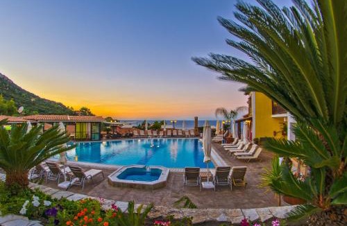 Xirokastello Apartment | Sea View Village