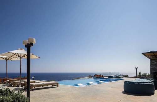 Vizari Villa | Seafront elegant villa,infinity pool &devine views