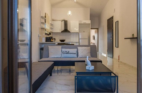 Loutra Oraias Elenis Apartment | Seaside Serenity Suite in Loutra