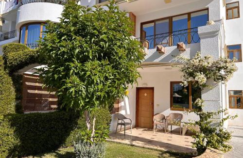 Ras Nasrani Apartment | Sharm Hills - 3BR with Pool & Aquapark View and Free Beach Access