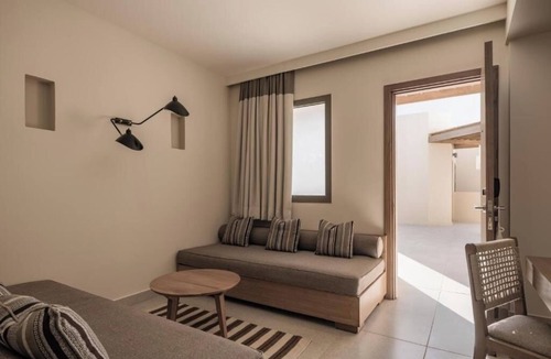 Port Ghalib Hotel | Spacious Modern Room Near Marsa Mares Bay – Perfect for Snorkeling Adventures
