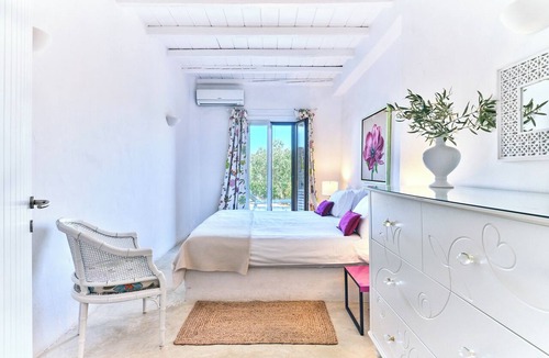 Vourkari Villa | Stunning Kea home with spectacular open views of the sunset and Vourkari bay.