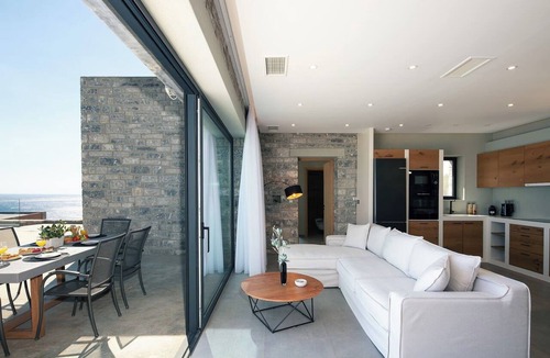 Vizari Villa | Stunning Seafront complex with 2 infinity pools!