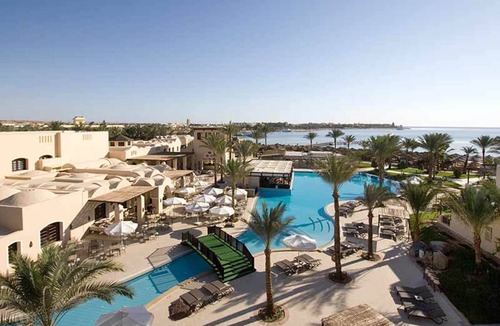 Makadi Bay Hotel | Stylish Stay with Outdoor Pool and Chill Sea Breeze | Near Mini Egypt Park