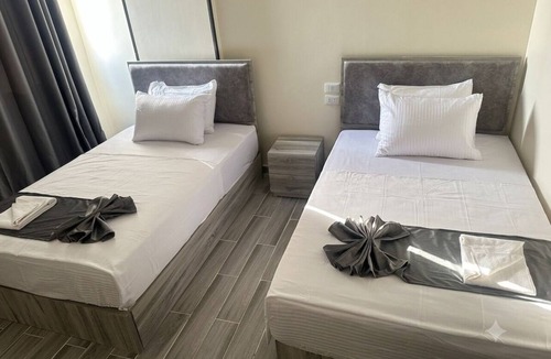 Al Haram Hotel | Superb 4-bedroom hotel with AC in charming Giza Governorate