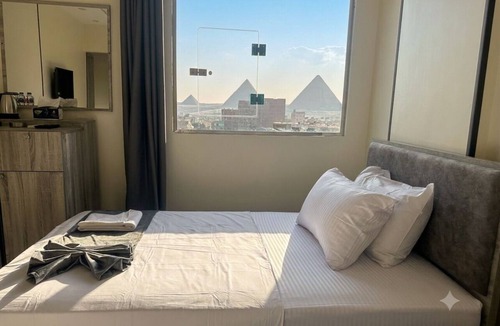 Al Haram Hotel | Superb 4-bedroom hotel with AC in charming Giza Governorate