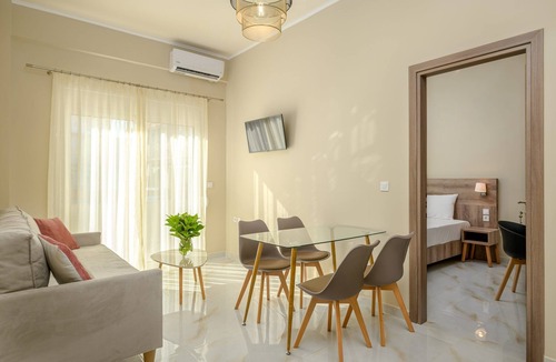 Ammoudia Apartment | Superior two-bedroom family apartment in Ammoudia with kitchen and courtyard