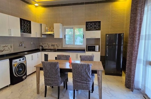 Luxor Apartment | Swan Apartment in Luxurious Villa Aphrodite