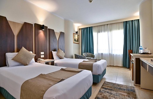 Giza Hotel | Swiss Inn Nile Hotel