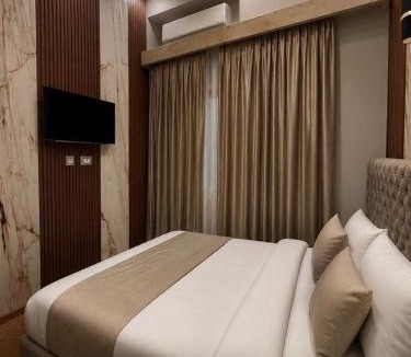 Qasr an-Nil Hotel | Tahrir Crown View Hotel - Downtown