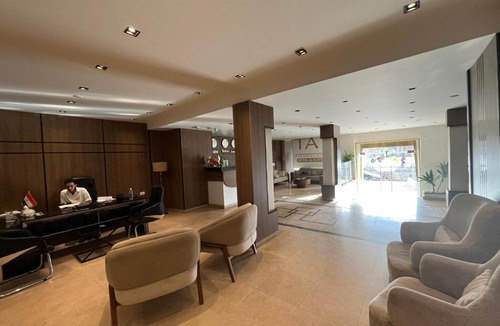 Kafrat al Jabal Hotel | Taj Pyramids View Hotel