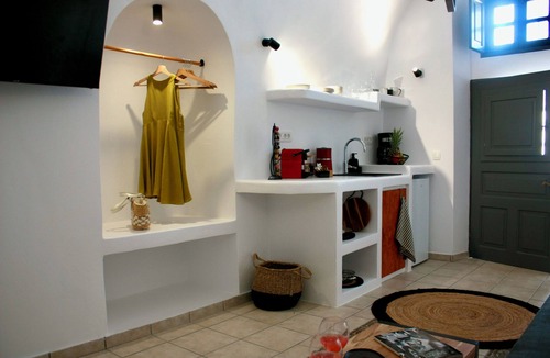 Fira Villa | The Lava Villa | Exquisite villa in Fira, perfect for relaxation and unwinding