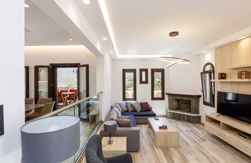 Bali Villa | The White House of Bali, an outstanding Seaview villa, a w/private pool (14pax)