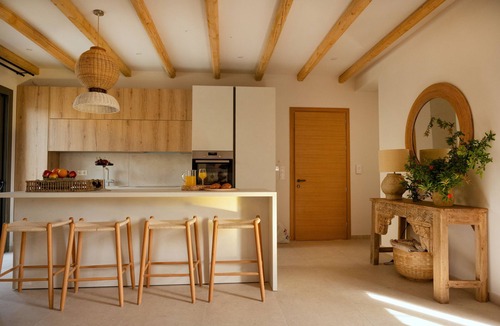 Kouramades Villa | Throubi Villa: 2BR Corfu Retreat - Pool, WiFi, 7min to Airport
