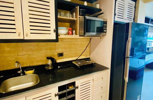 Al Mamsha El Seyahi Apartment | Top Floor Studio with Sea & Pool View Gravity Resort
