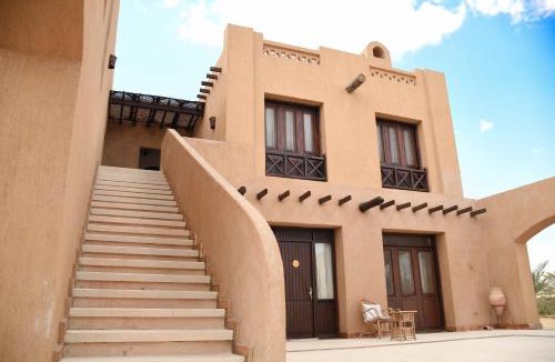 Al Bawiti Cabin | Tzila Bahariya